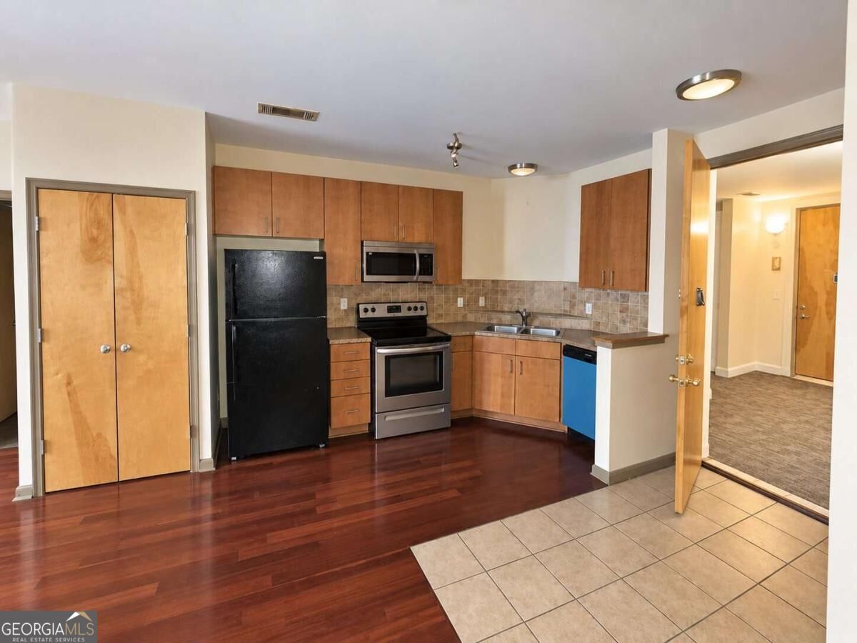 898 Oak ST SW 1311