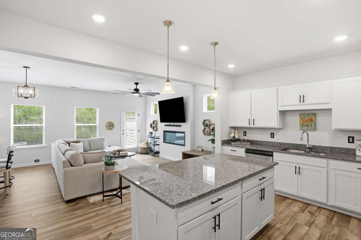 263 Dupont DR