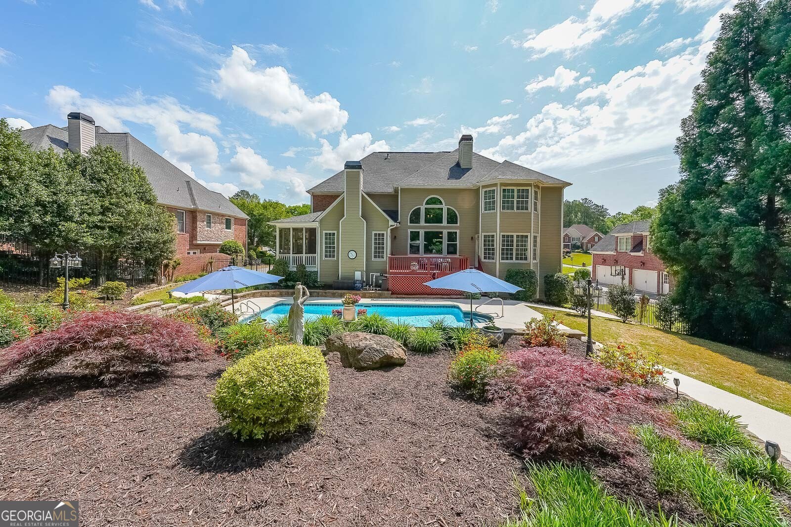 2439 Huntington Park DR NW