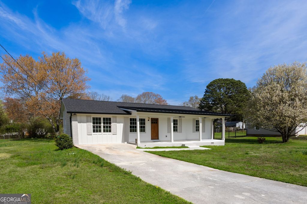 Photo of 376 Lakewood Drive, Social Circle, GA 30025 (MLS # 10731201)