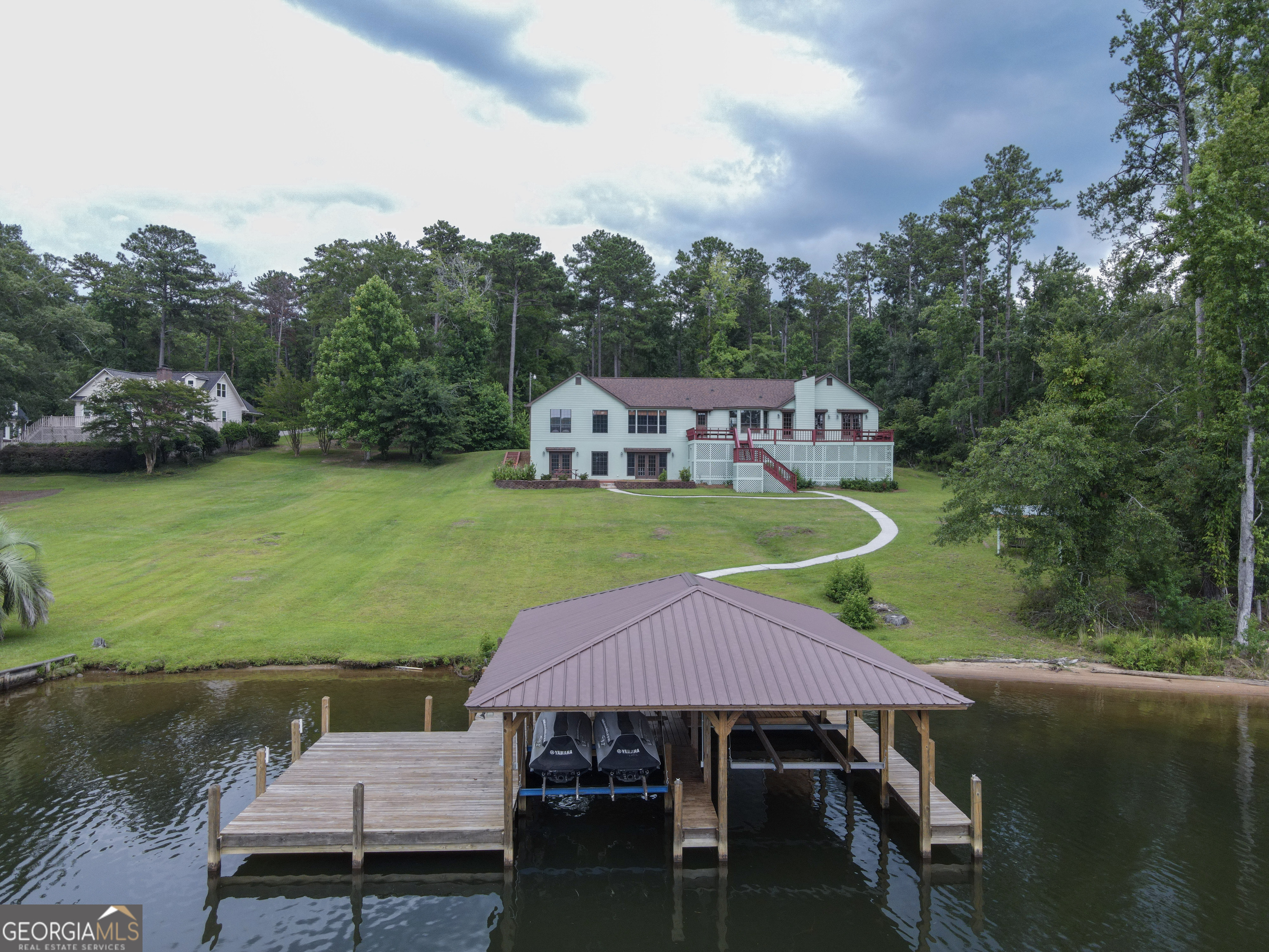 81 Mariners DR NE