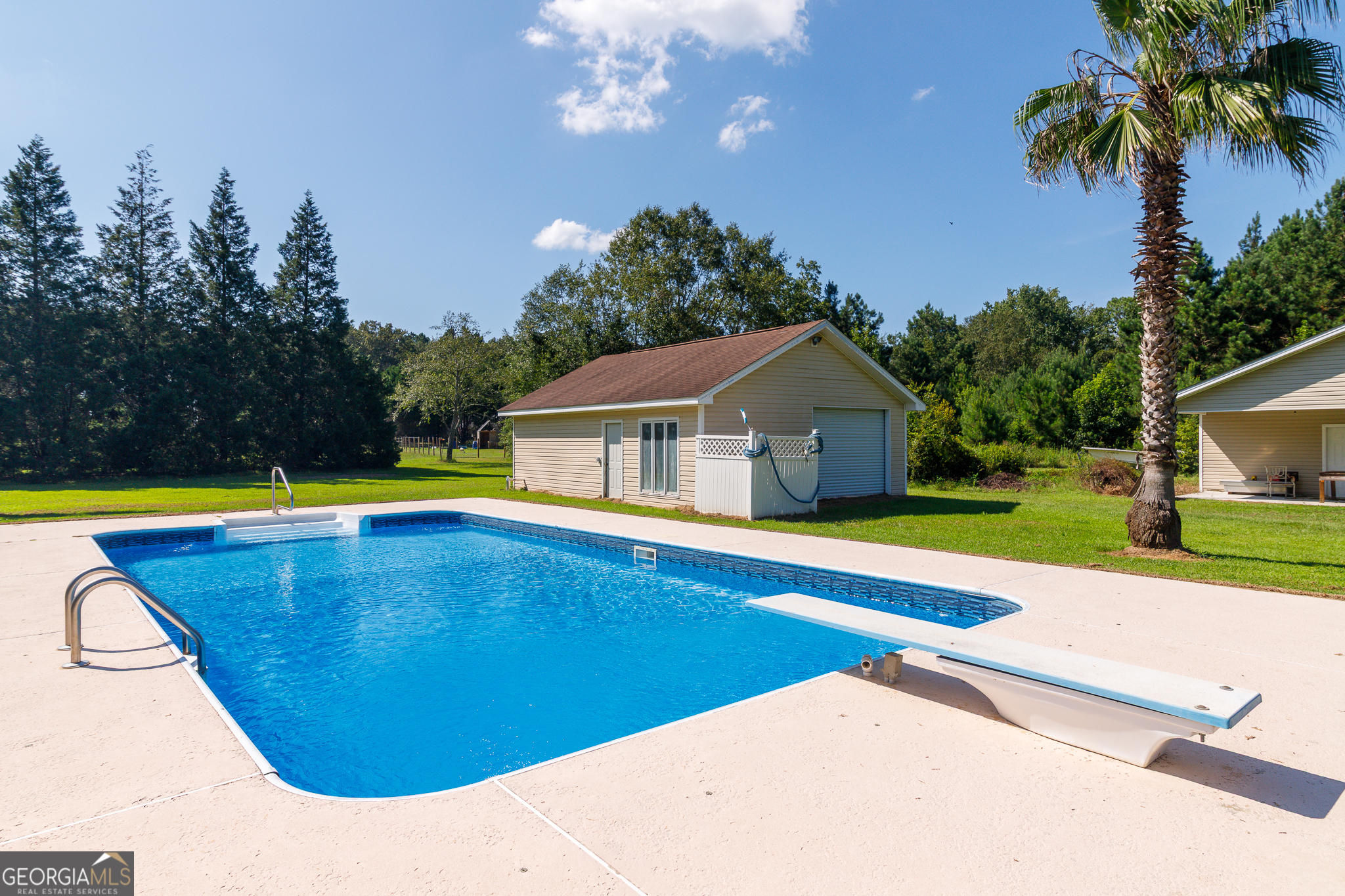 1212 Bell RD