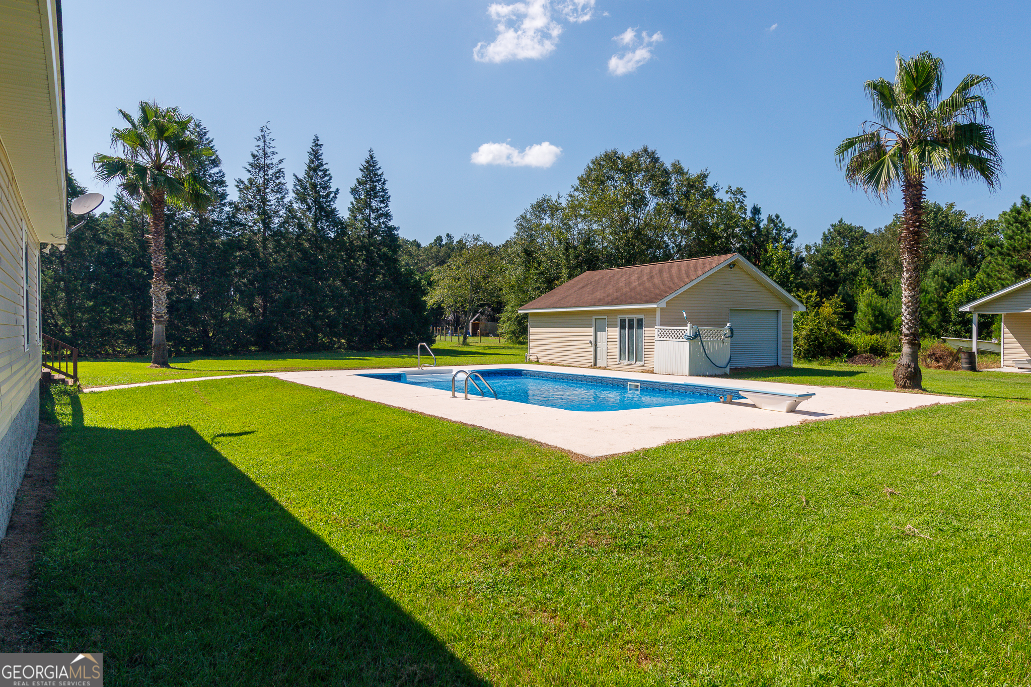 1212 Bell RD