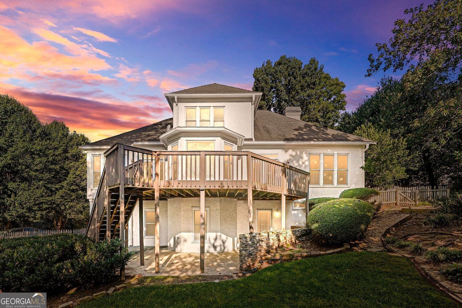 221 Hawick LN
