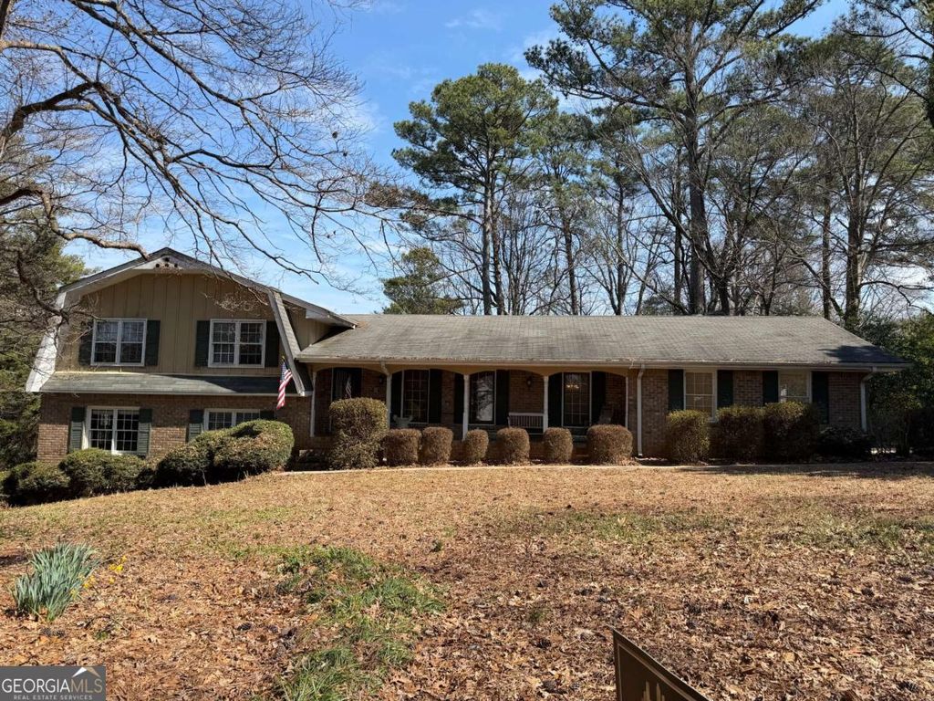 Photo of 1711 Stonecliff Court, Decatur, GA 30033 (MLS # 10703362)