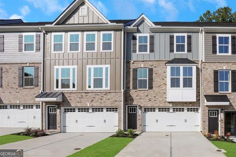 Photo of 815 Woods Chapel Road, Sugar Hill, GA 30518 (MLS # 10547666)