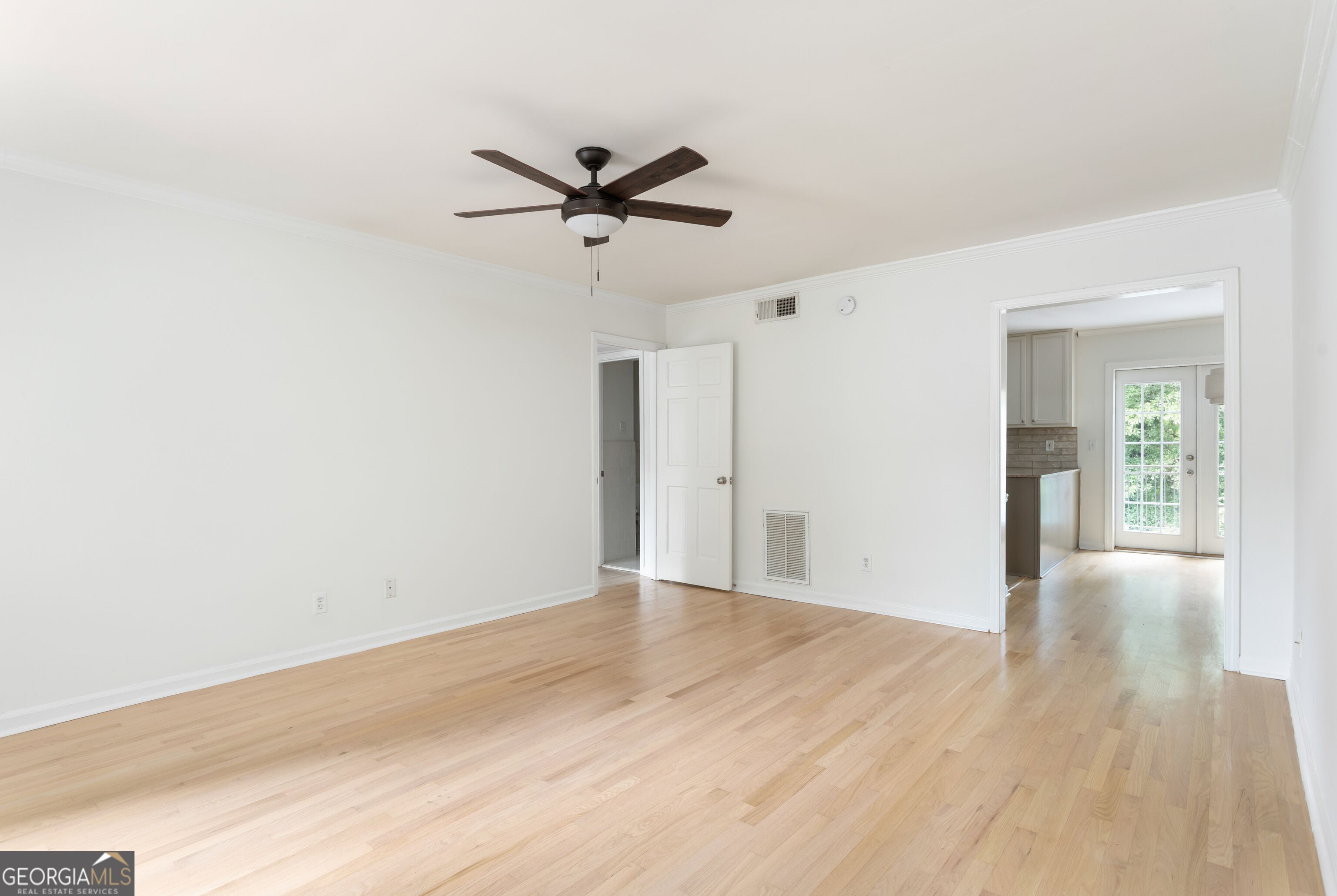 1101 Collier RD NW L5