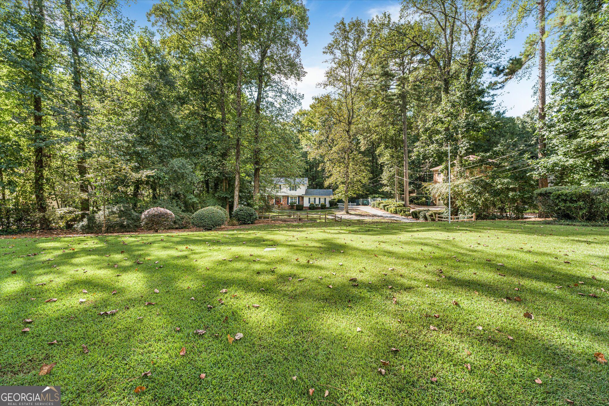 3611 Club DR NW