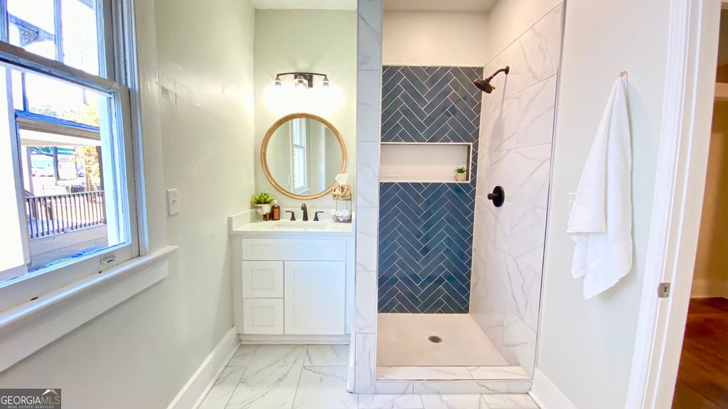 Photo of 658 Cascade Avenue SW, Atlanta, GA 30310 (MLS # 10654336)