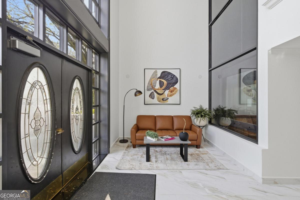 3115 Pine Heights DR NE