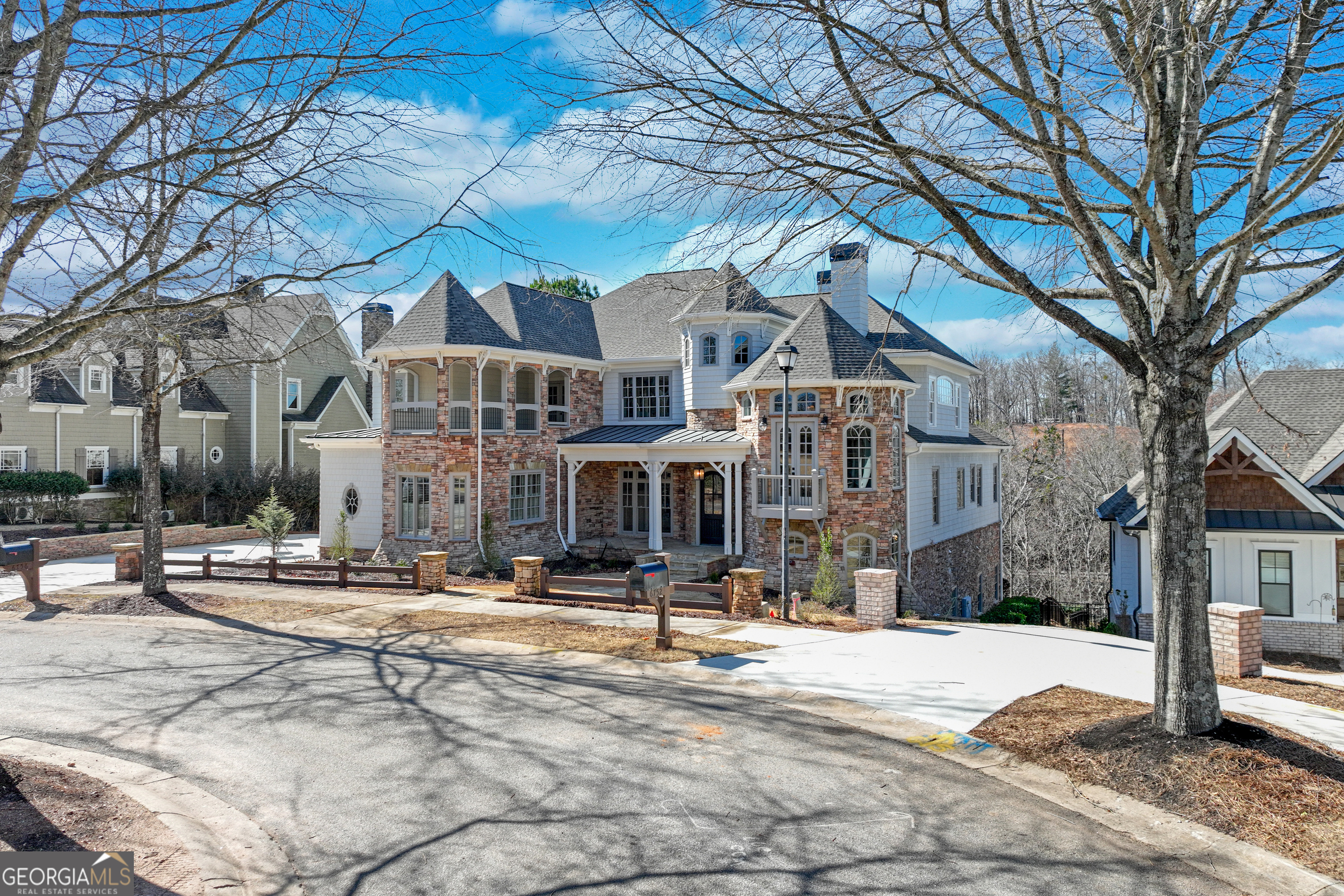6756 Hedge Row LN