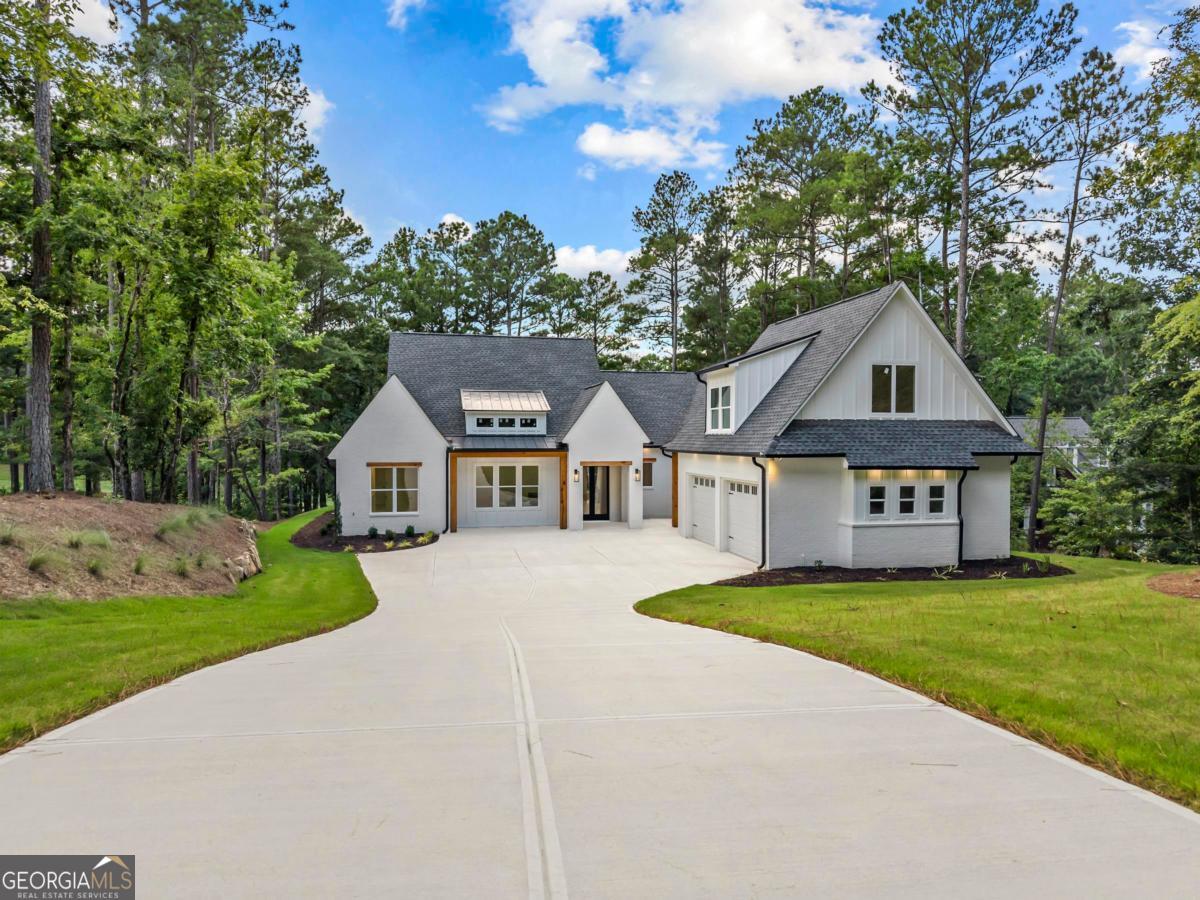 1070 Shadow Creek WAY