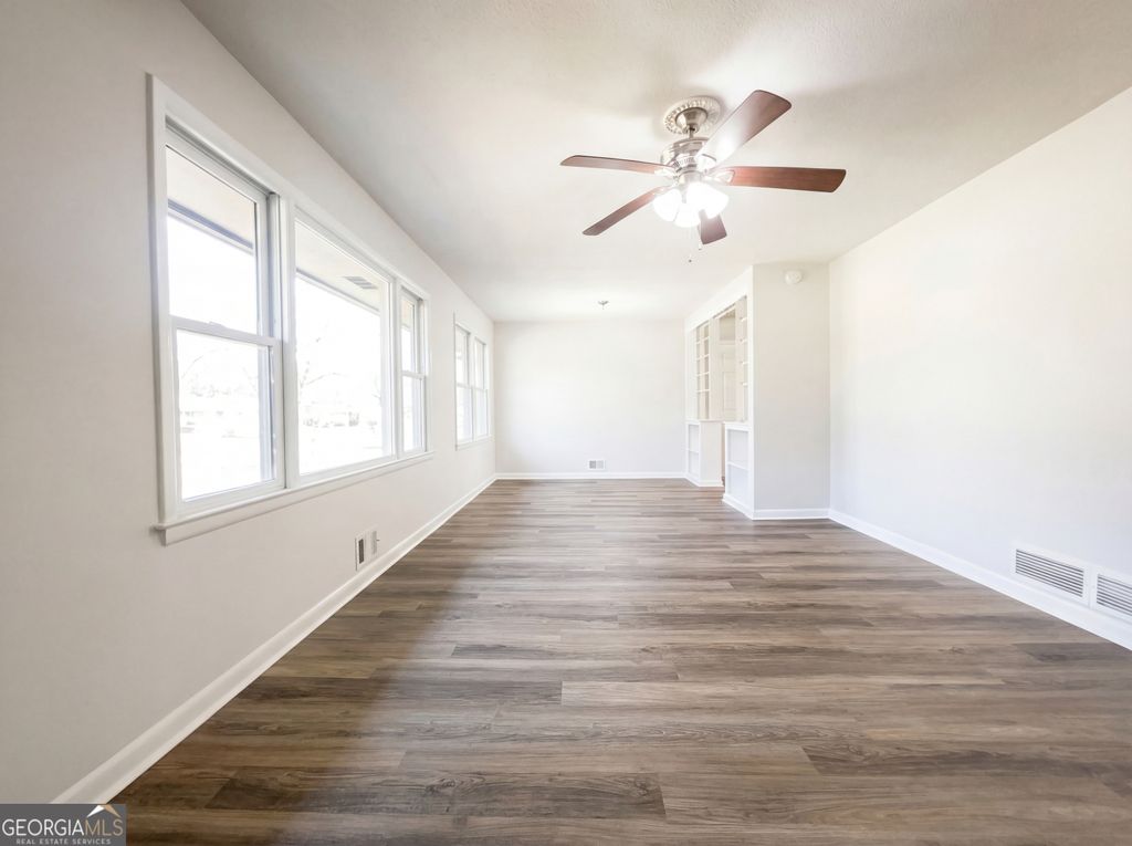 Photo of 1325 Hidden Circle Drive, Sugar Hill, GA 30518 (MLS # 10700292)