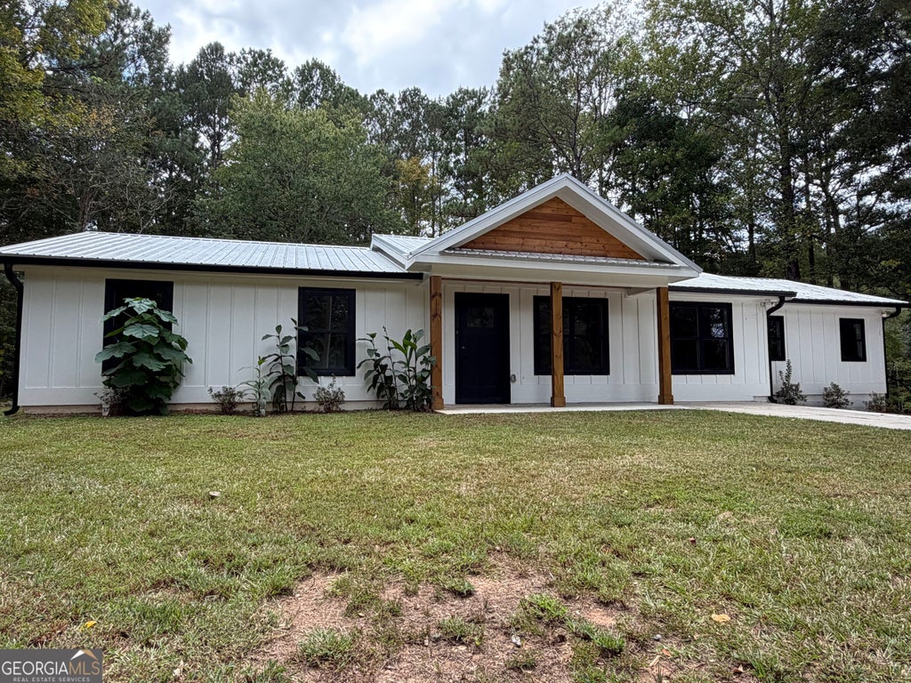 Photo of 392 Ga Highway 74, Molena, GA 30258 (MLS # 10866483)