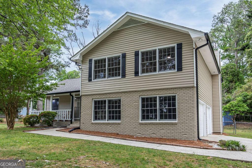 Photo of 1330 Grovenor Way, Riverdale, GA 30296 (MLS # 10755197)