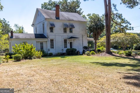 A home in Lumpkin