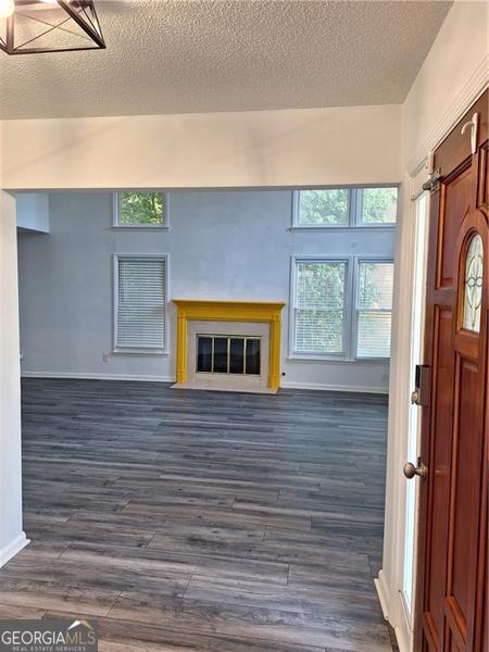 1556 Linksview Close