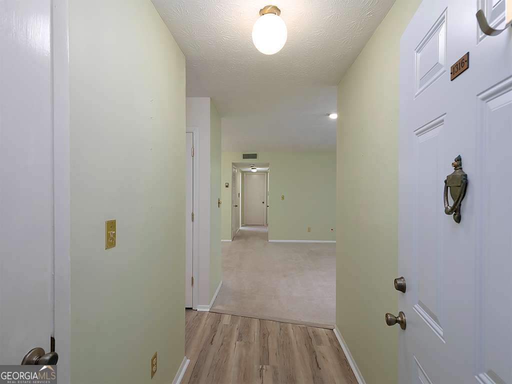 1316 Wynnes Ridge CIR SE