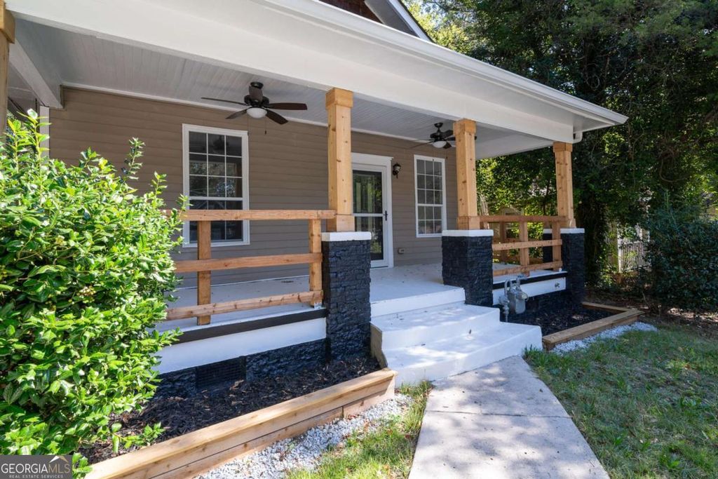 Photo of 1712 Evans Drive SW, Atlanta, GA 30310 (MLS # 10697988)