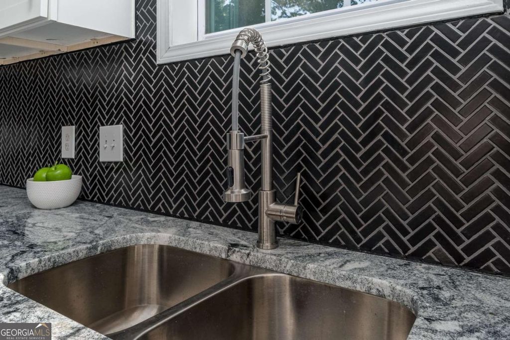 Photo of 1712 Evans Drive SW, Atlanta, GA 30310 (MLS # 10697988)