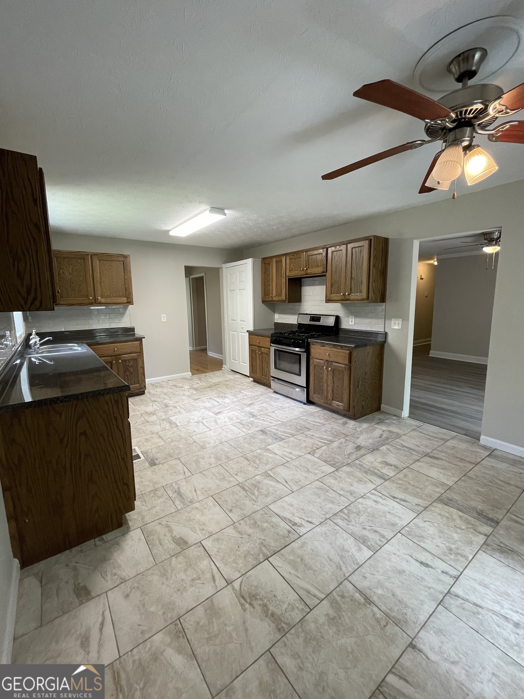 686 Favorwood DR SW