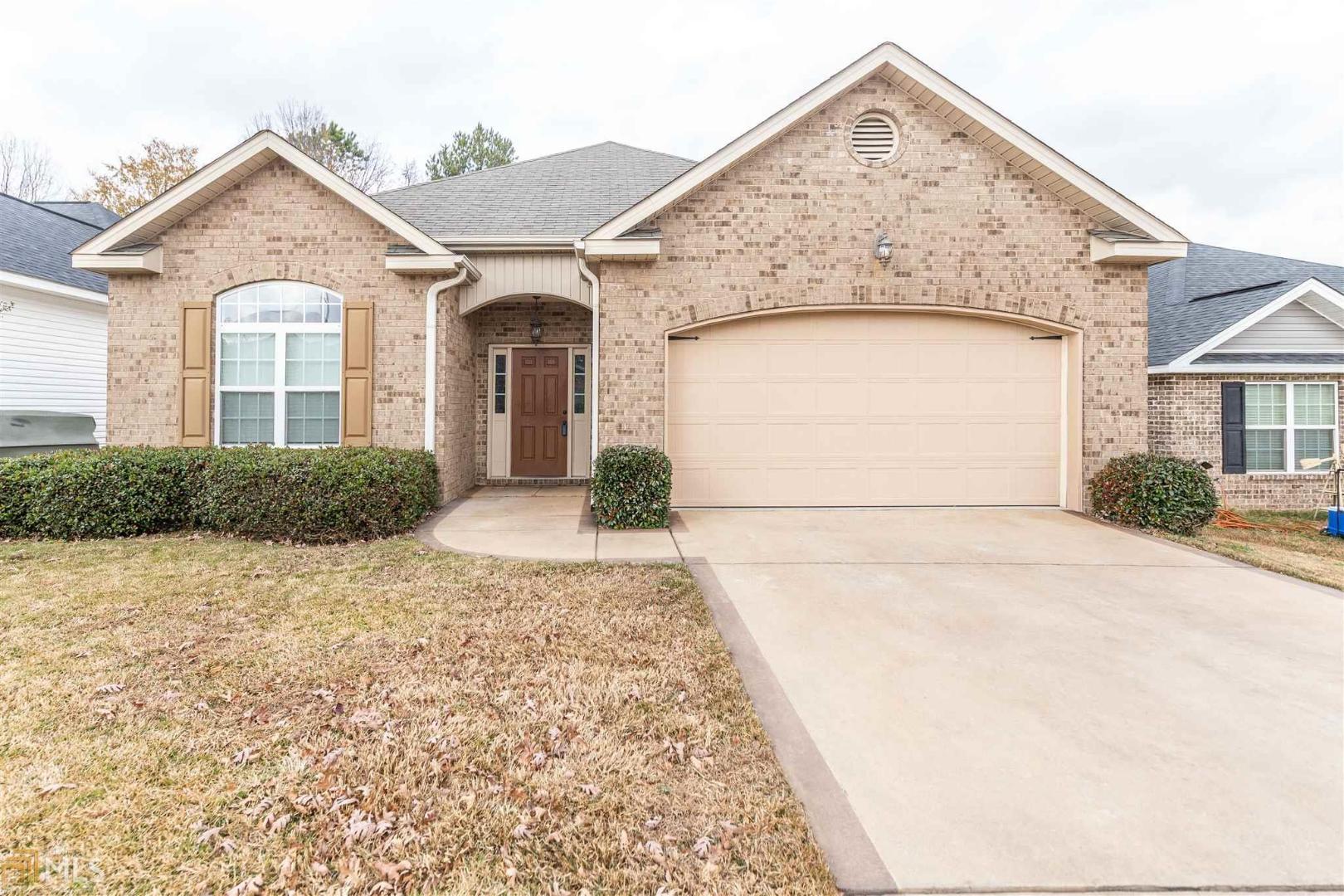 Come home to this great house for a first time homebuyer!! Quaint neighborhood convenient to Robins AFB, shopping and schools. Inside offers 3 bedrooms and 2 bathrooms all with fresh paint, new carpet and black appliances. Great backyard with privacy fence and unique landscaping. Great neighborhood- come be impressed.