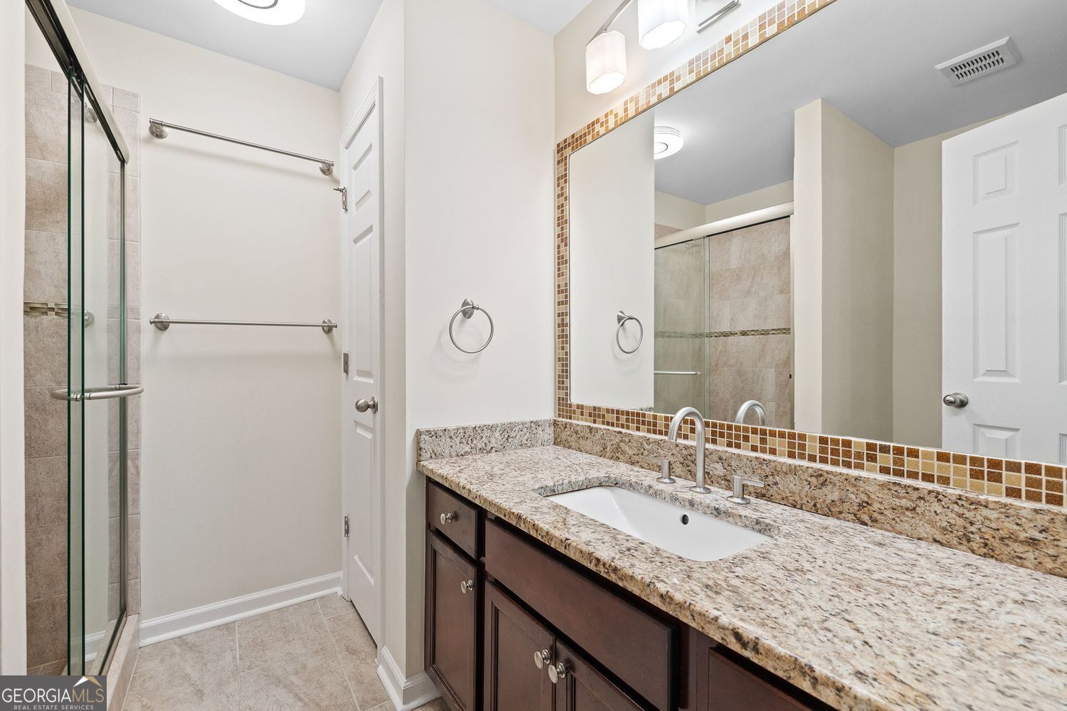 Marietta, Georgia 30067, United States, 2 Bedrooms Bedrooms, ,2 BathroomsBathrooms,Residential,Active,160028