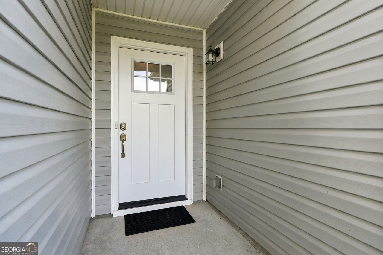1215 Hillcrest Glenn CIR