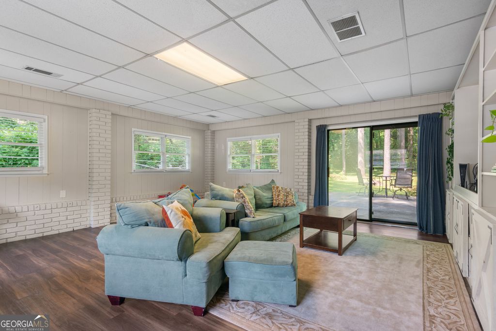 Photo of 3080 Brownmoore Drive SW, Marietta, GA 30060 (MLS # 10741047)