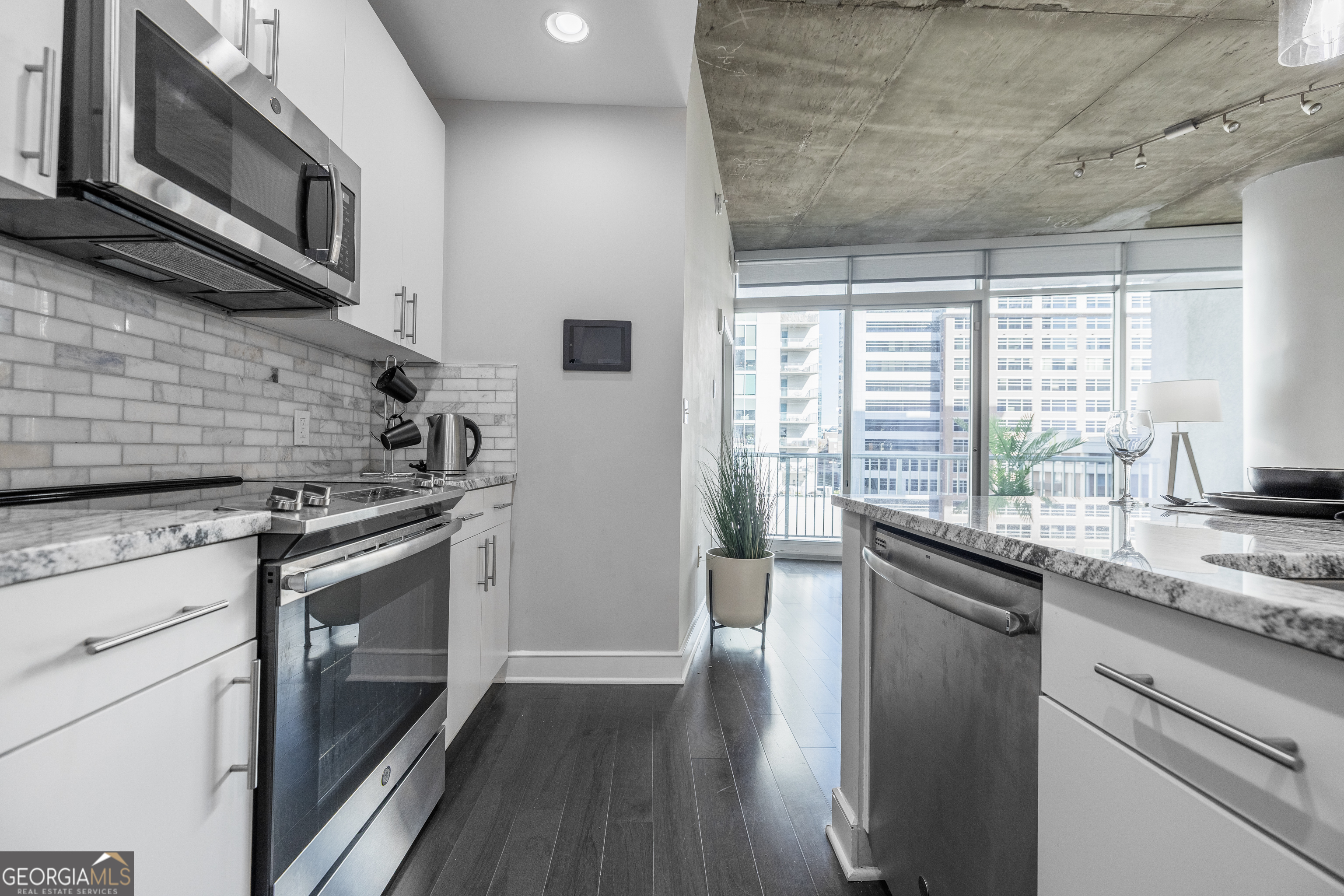 44 PEACHTREE PL NE 1030