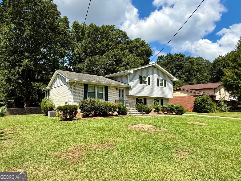 Photo of 6641 Londonderry Drive, Morrow, GA 30260 (MLS # 10836998)