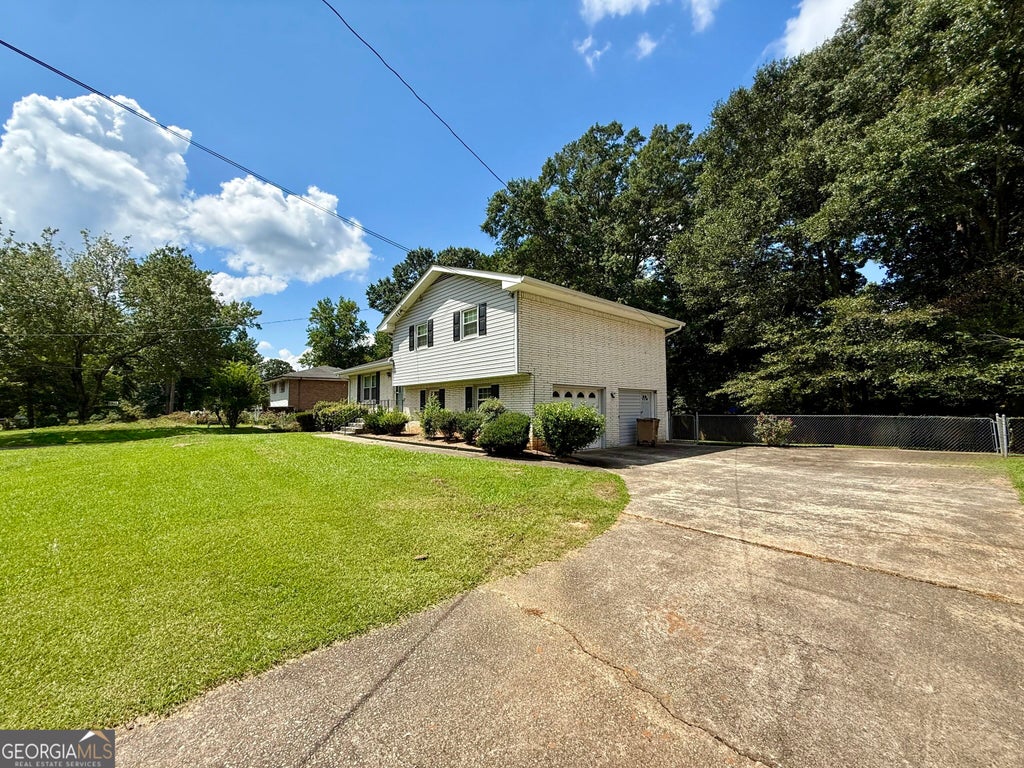 Photo of 6641 Londonderry Drive, Morrow, GA 30260 (MLS # 10836998)