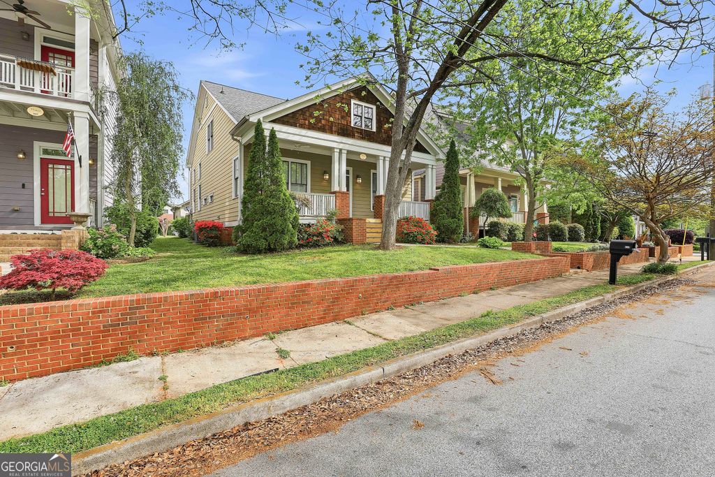 Photo of 905 Custer St, Hapeville, GA 30354 (MLS # 10726962)