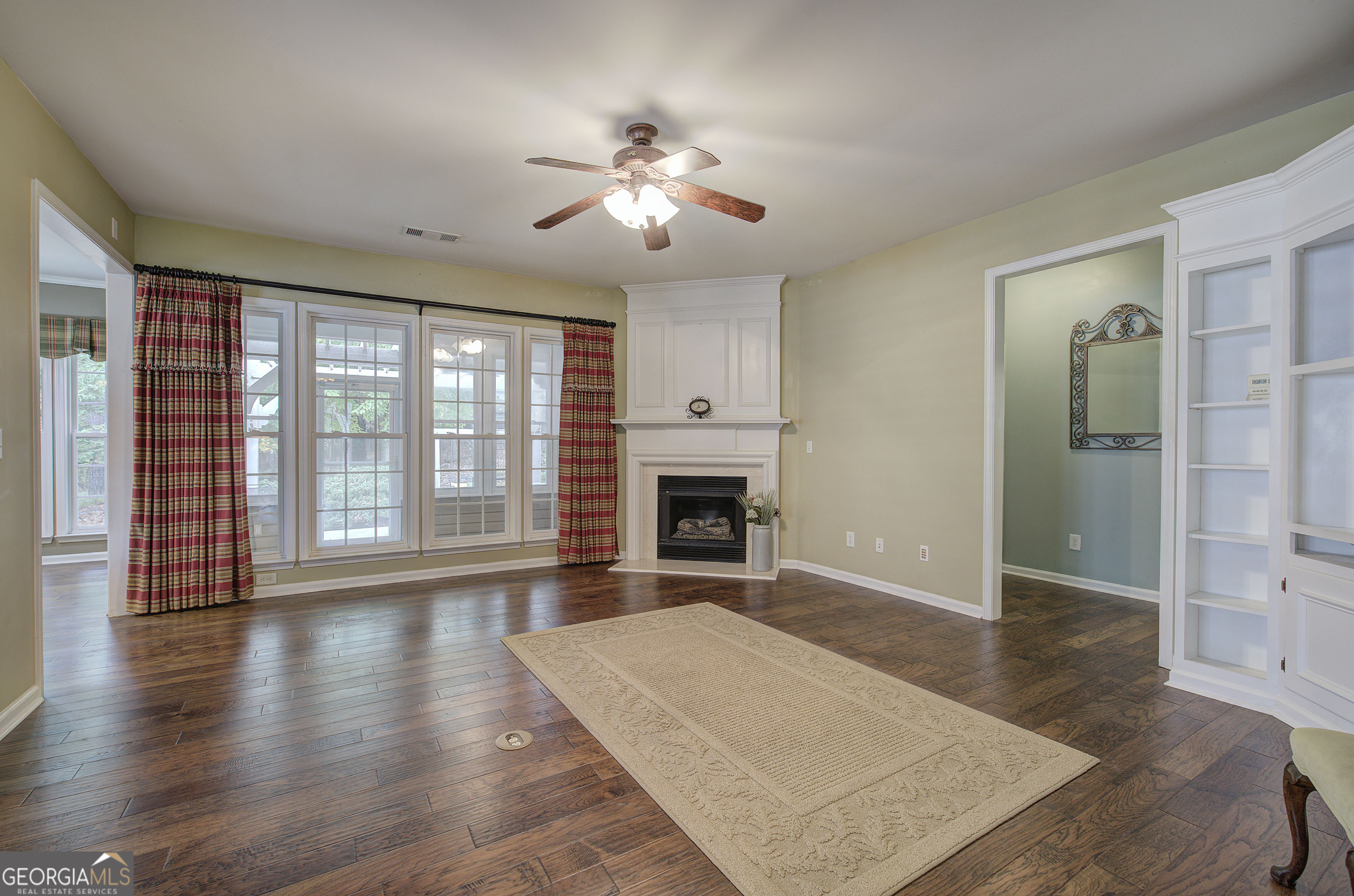 Woodstock, Georgia 30189, United States, 4 Bedrooms Bedrooms, ,3 BathroomsBathrooms,Residential,Pending,43597