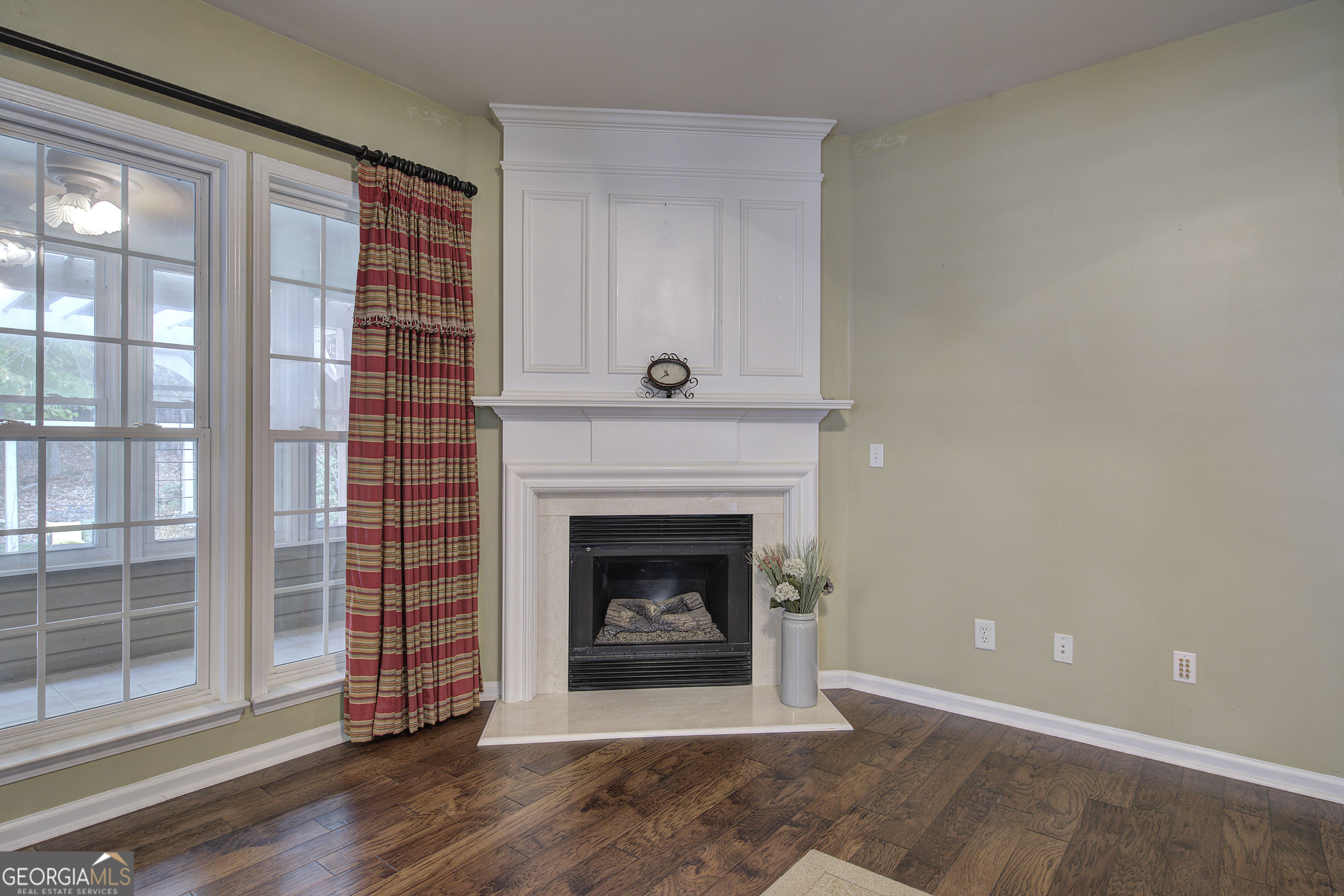 Woodstock, Georgia 30189, United States, 4 Bedrooms Bedrooms, ,3 BathroomsBathrooms,Residential,Pending,43597