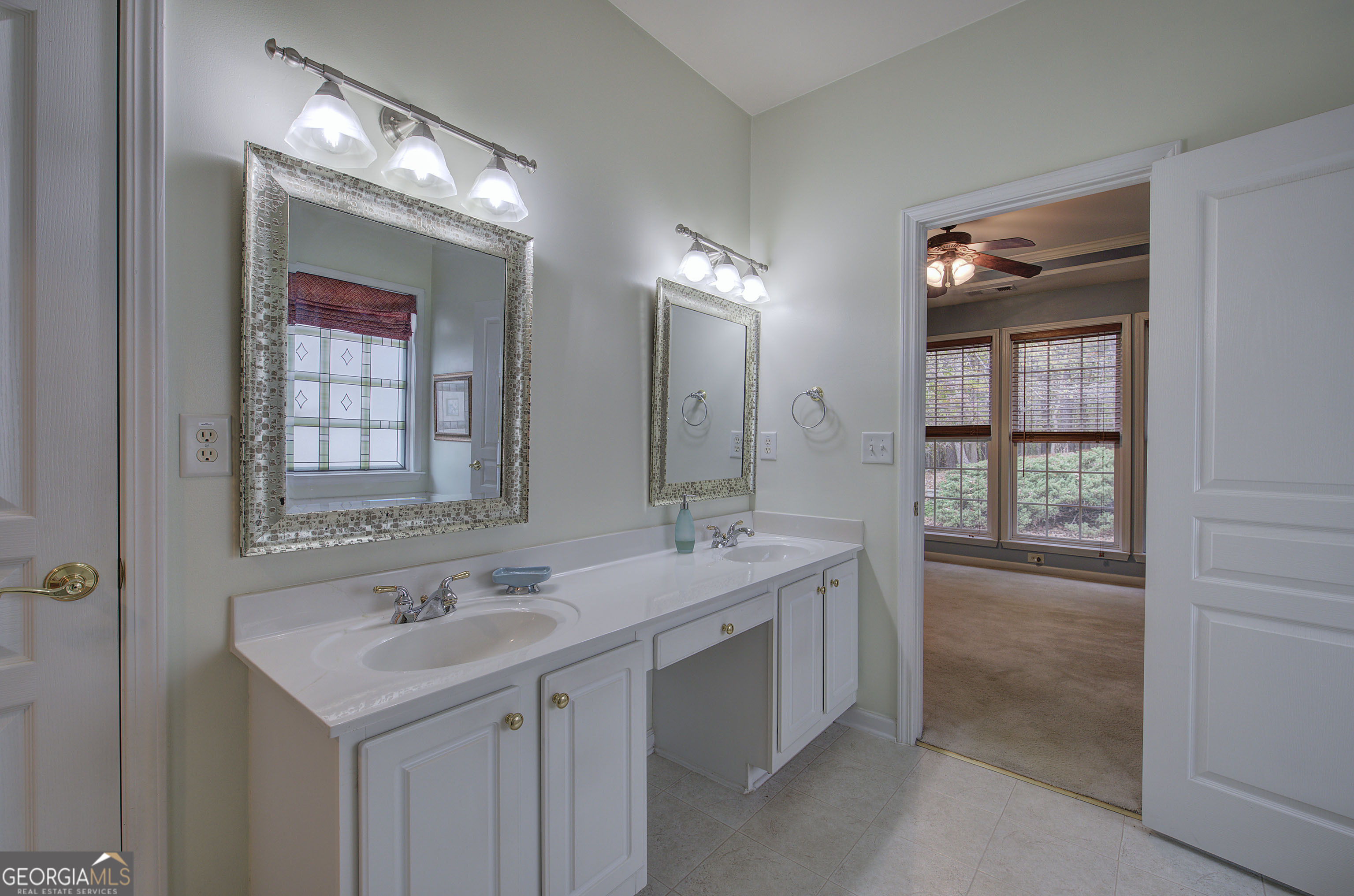 Woodstock, Georgia 30189, United States, 4 Bedrooms Bedrooms, ,3 BathroomsBathrooms,Residential,Pending,43597