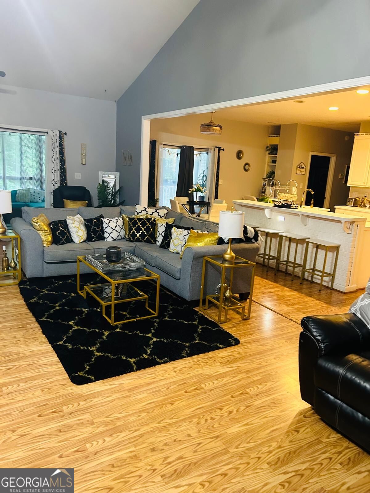6582 Aquila DR
