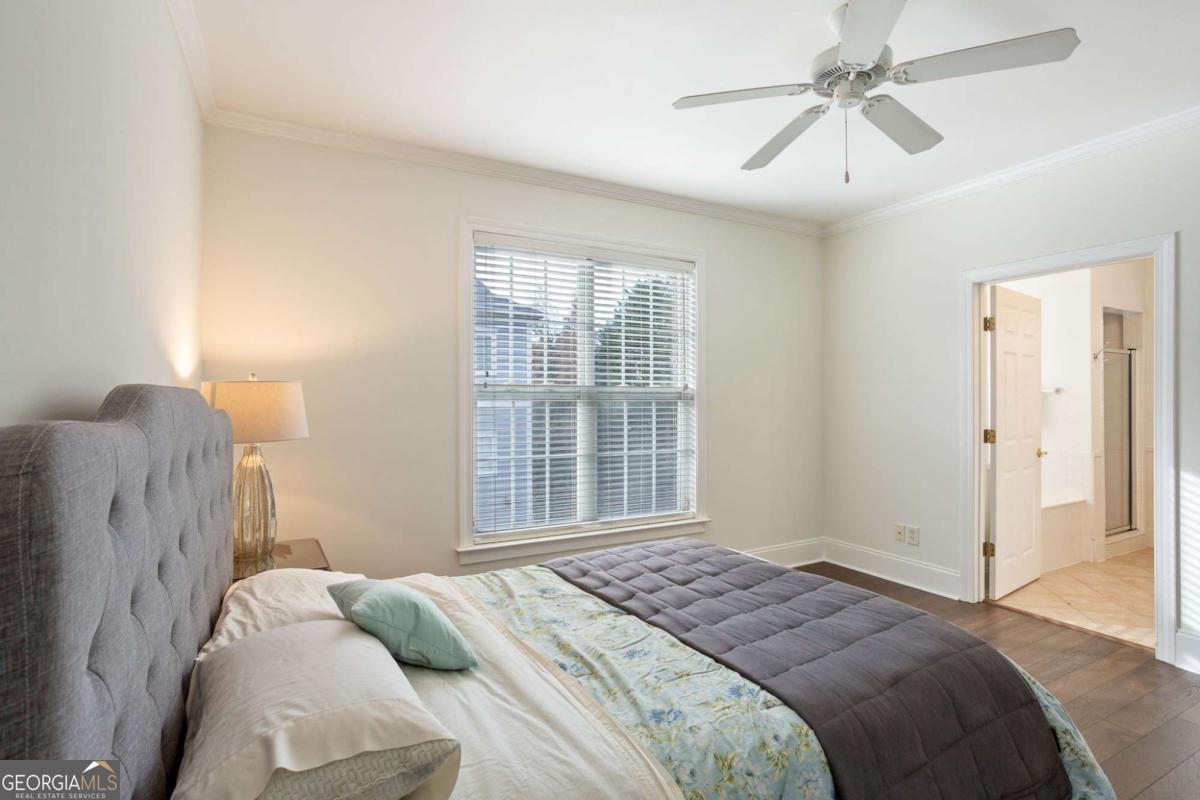 4100 Paces WALK SE 2203