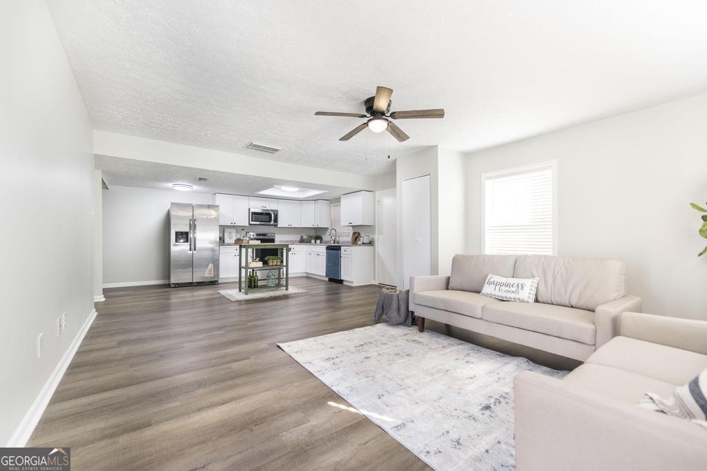 105 Westcliff CIR APT A