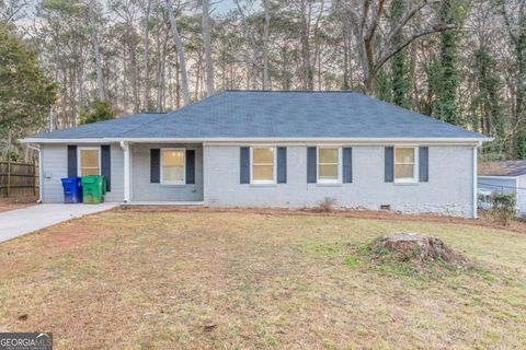 2303 Pinewood DR Decatur GA 30032