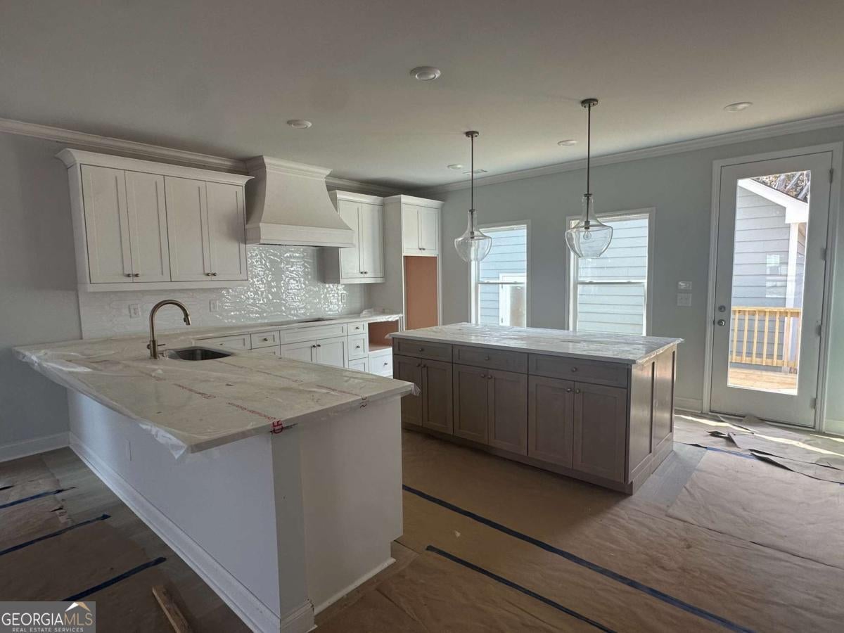 360 Summerville LN