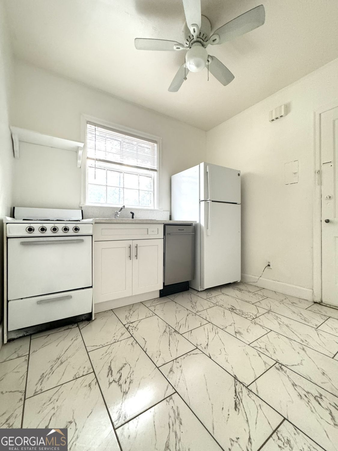 Atlanta, Georgia 30305, United States, 1 Bedroom Bedrooms, ,1 BathroomBathrooms,Residential,Active,251965