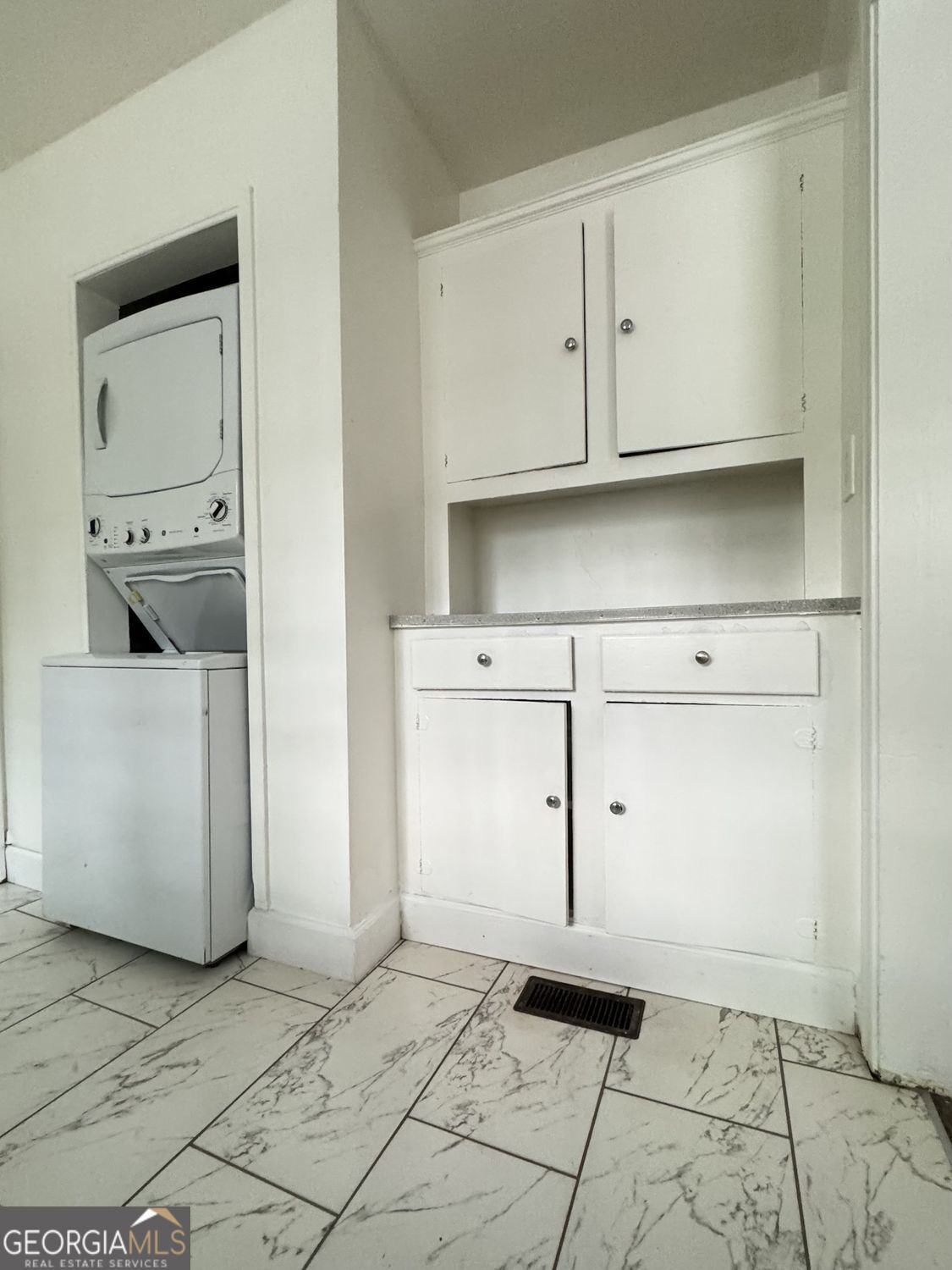 Atlanta, Georgia 30305, United States, 1 Bedroom Bedrooms, ,1 BathroomBathrooms,Residential,Active,251965