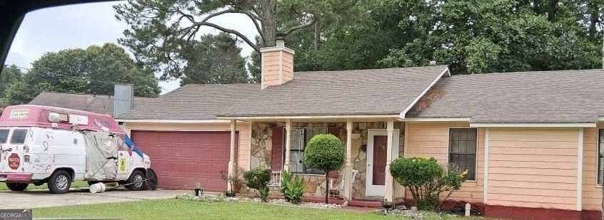 Bring your tool belt to make this your dream home! 3 bedrooms and 2 baths-master bath is oversized! Large yard with fenced back. Home is located in an established subdivision close to everything!
