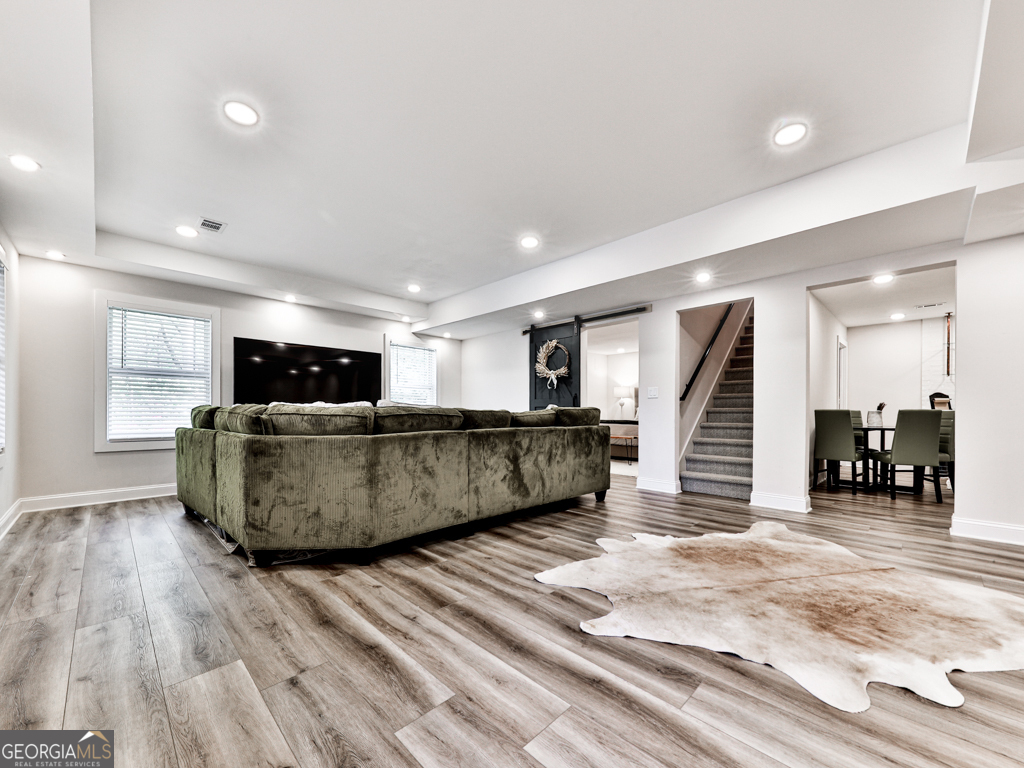 1141 Addington LN