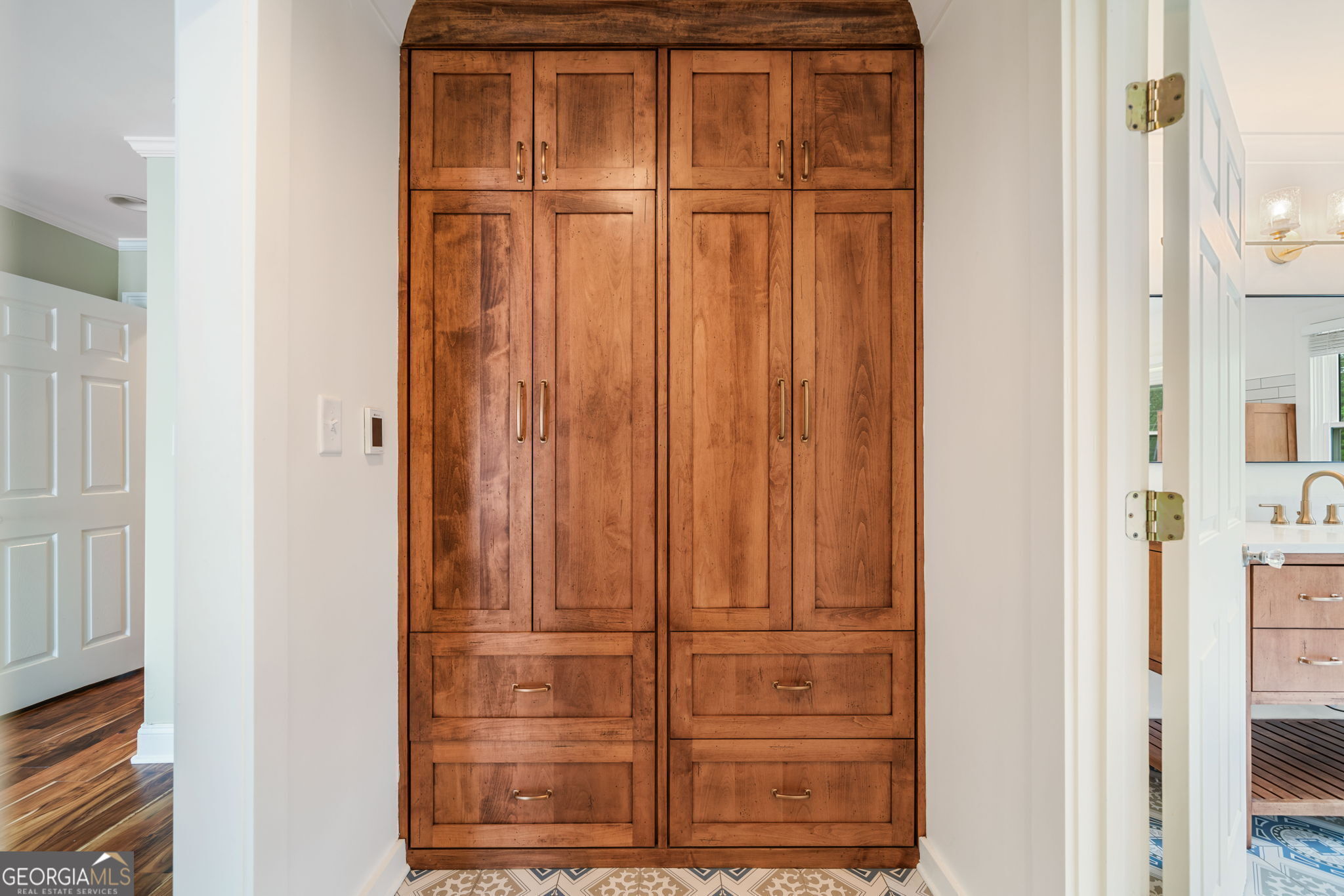 Roswell, Georgia 30075, United States, 4 Bedrooms Bedrooms, ,4 BathroomsBathrooms,Residential,Active,113748