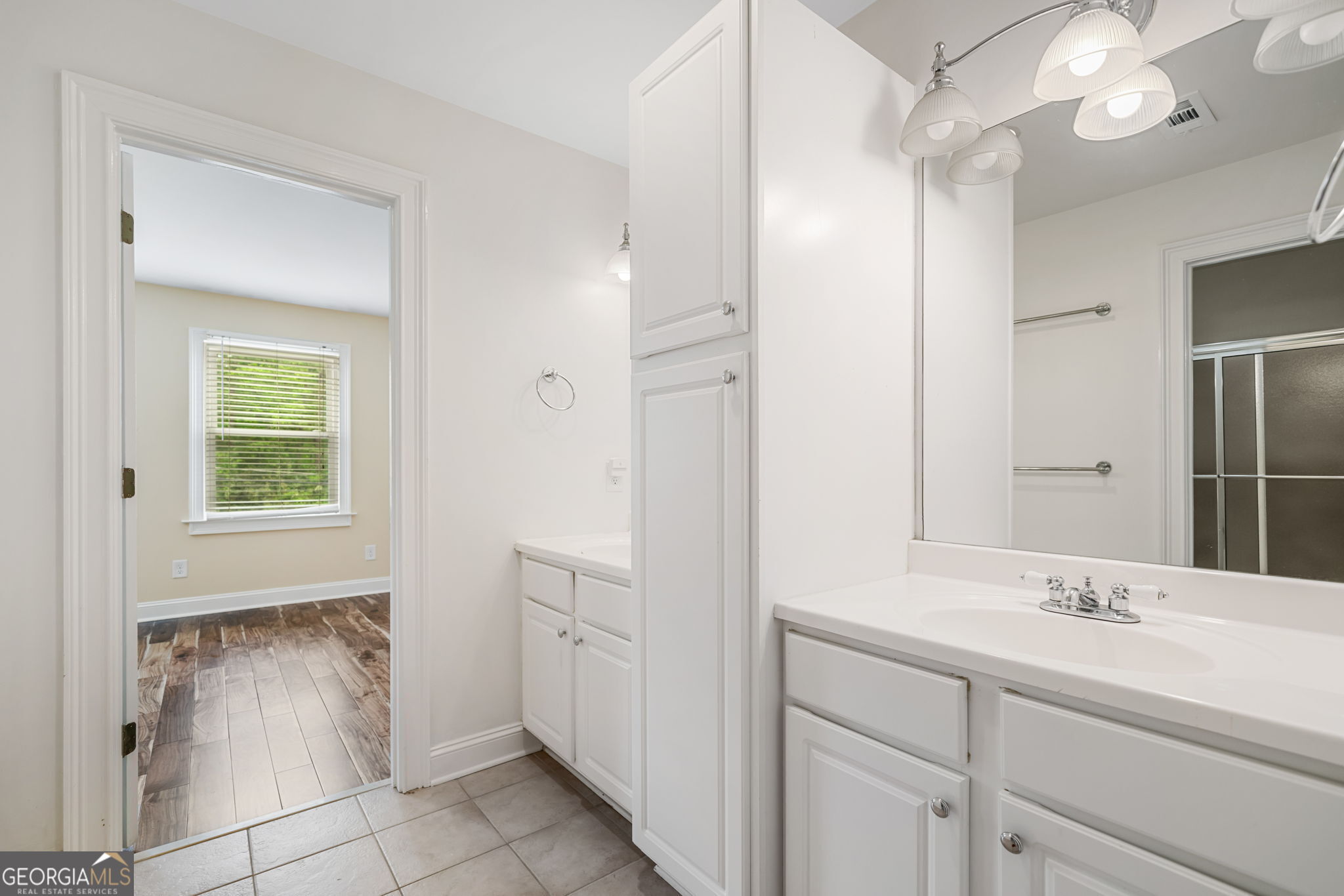 Roswell, Georgia 30075, United States, 4 Bedrooms Bedrooms, ,4 BathroomsBathrooms,Residential,Active,113748