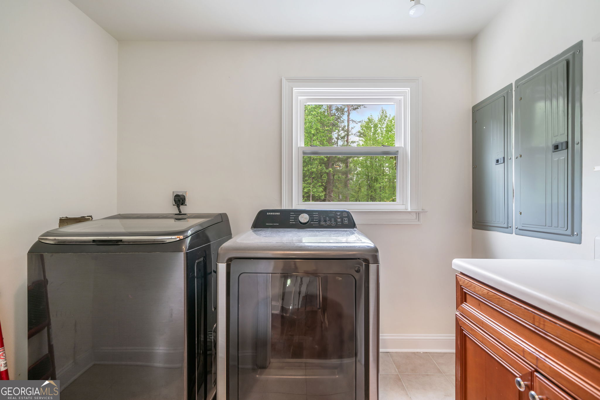 Roswell, Georgia 30075, United States, 4 Bedrooms Bedrooms, ,4 BathroomsBathrooms,Residential,Active,113748