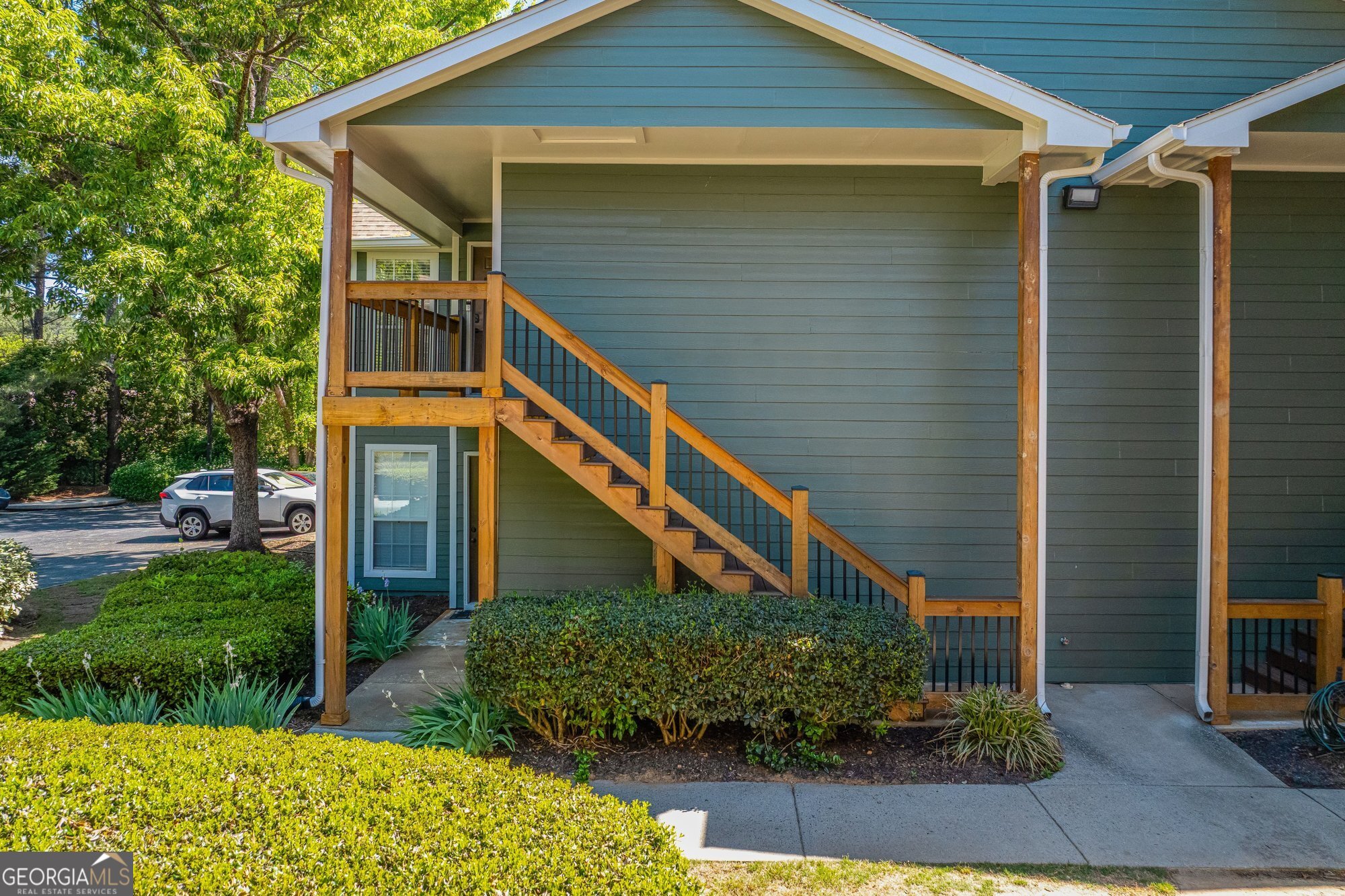 204 Berkeley Woods DR