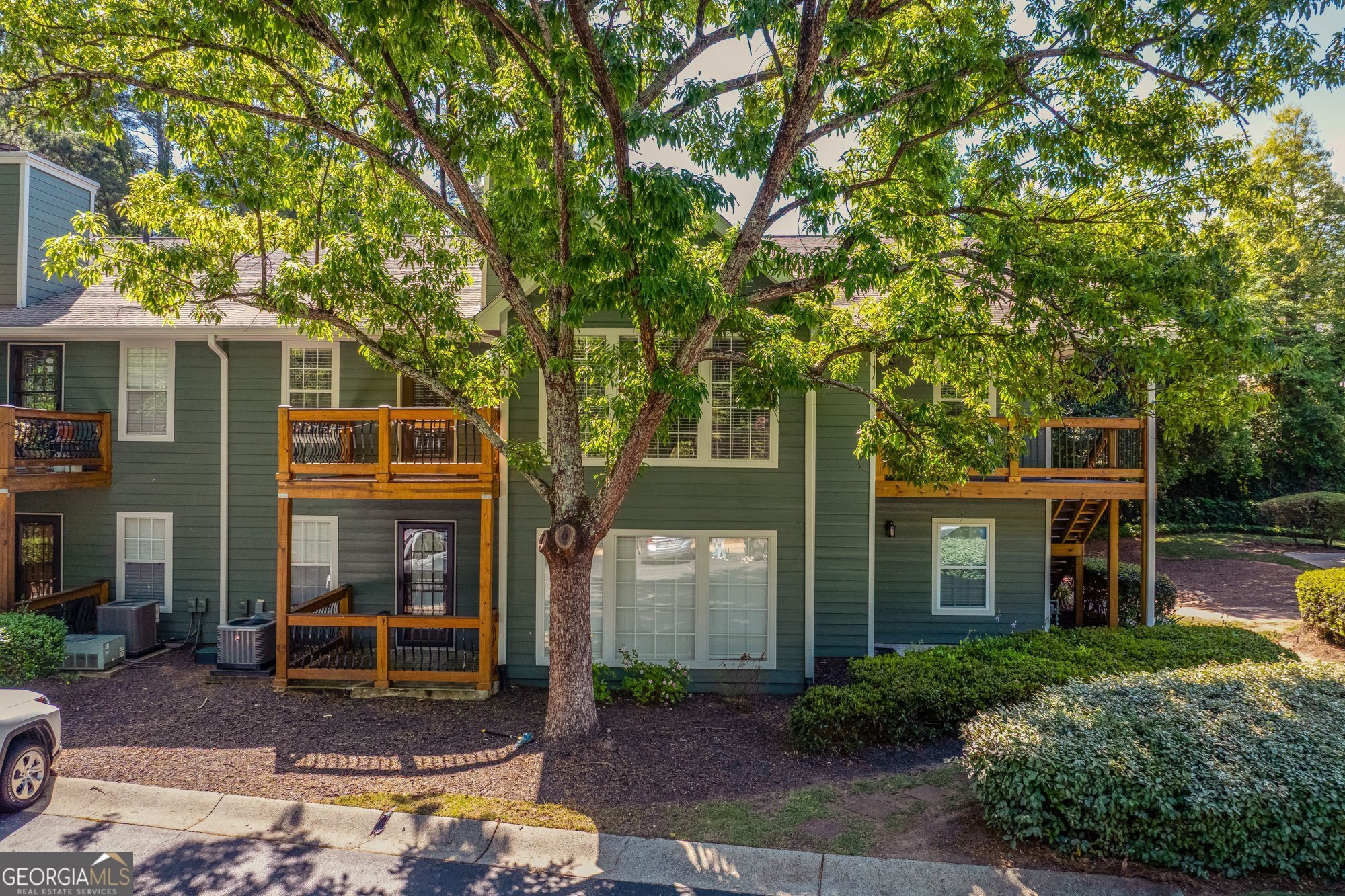 204 Berkeley Woods DR